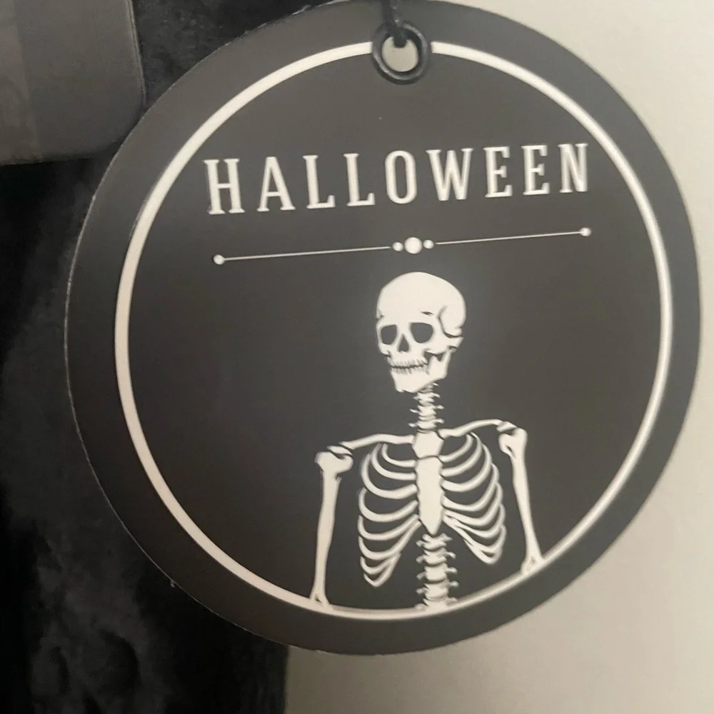 Gothic Embossed tassel throw Halloween skull and pumpkins black blanket 50x60